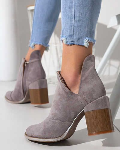 Royalfashion Szare damskie botki na słupku z wycięciami Cintura