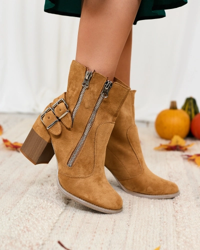 Royalfashion Ženski škornji kamelje barve z okrasjem Feirrgo