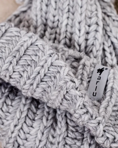 Royalfashion Ženski pleteni šešir s pompom