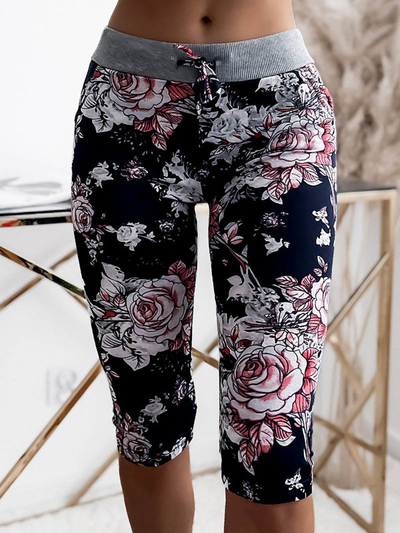Royalfashion Kwiatowe spodenki damskie 3/4 w kolorze granatowo- koralowym PLUS SIZE