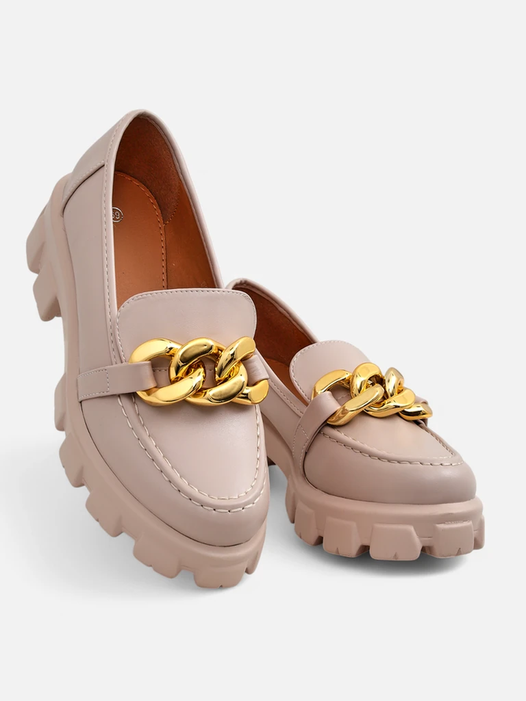 Ženski bež loafer čevlji Callista z verigo, ravna peta, eko usnje