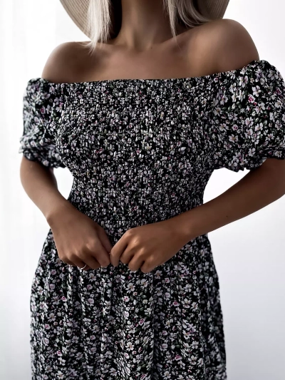 Royalfashion Czarna damska sukienka maxi w kwiaty 