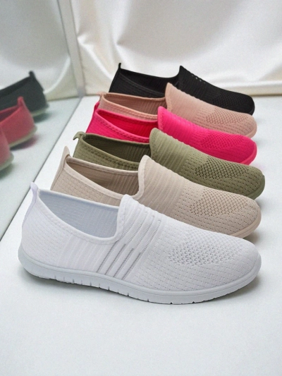 Ženski beli slip-oni Tkanina Callisto – lahki čevlji za pomlad in poletje