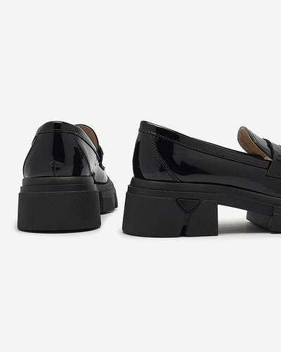 Royalfashion Lakierowane czarne mokasyny damskie Tygriss