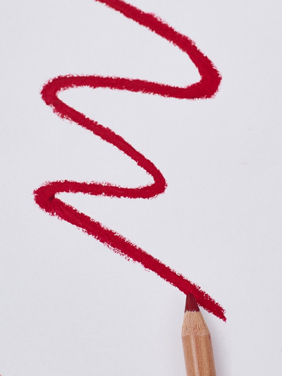 Roza svinčnik za ustnice