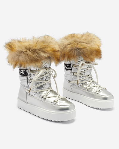 Royalfashion Damskie lakierowane buty a'la śniegowce w srebrnym kolorze Fursav