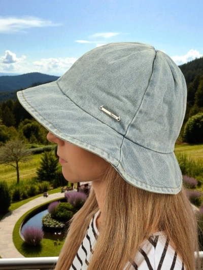 Ženski klobuk Demetra denim bucket hat – lahek poliestrski stil