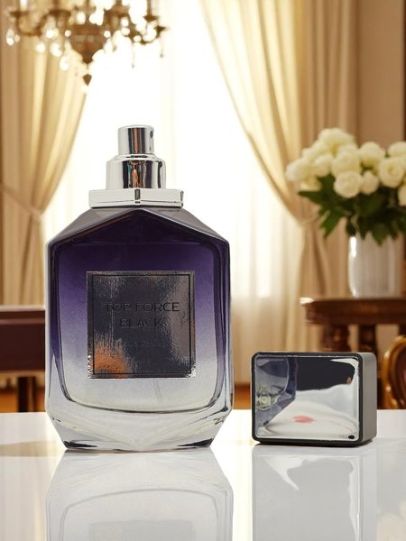 Navdihnjen eau de parfum za moške Top Force Black