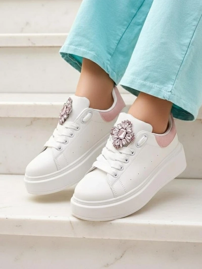 Ženski športni copati Hypatia Bianco iz ekološkega usnja z okrasjem in roza poudarkom