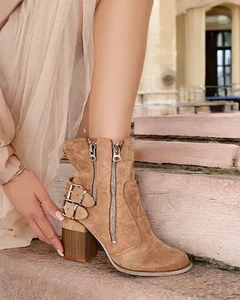 Jasnobrązowy || Brązowy