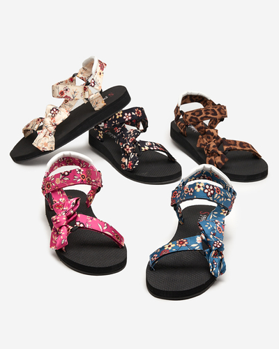 Royalfashion Czarne sandały damskie z niebieskimi paseczkami w kwiatki Lilien