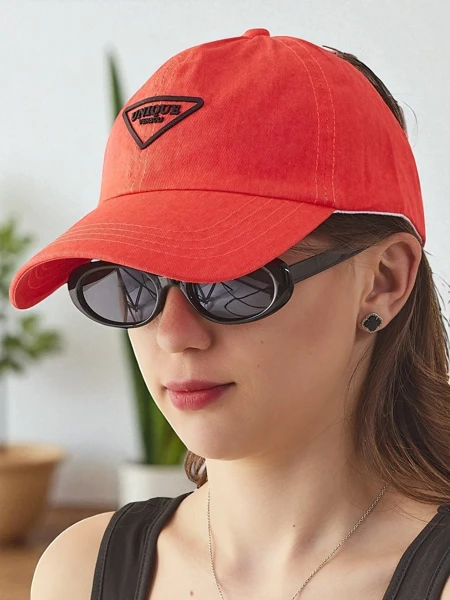 Royalfashion Kapa s ščitnikom z našitkom Flash Cap