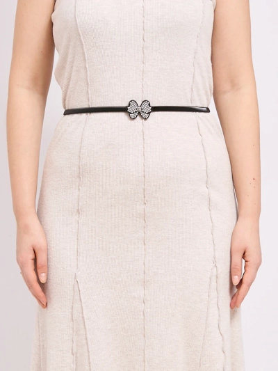 Črni ženski pas Melina s kovinsko pentljo v stilu latino glamurja