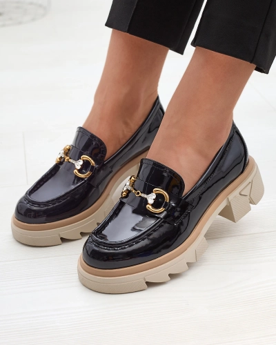 Royalfashion Lakierowane czarne damskie mokasyny z kryształkami Inriw