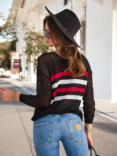 Royalfashion Czarny ażurowy damski sweter w paski