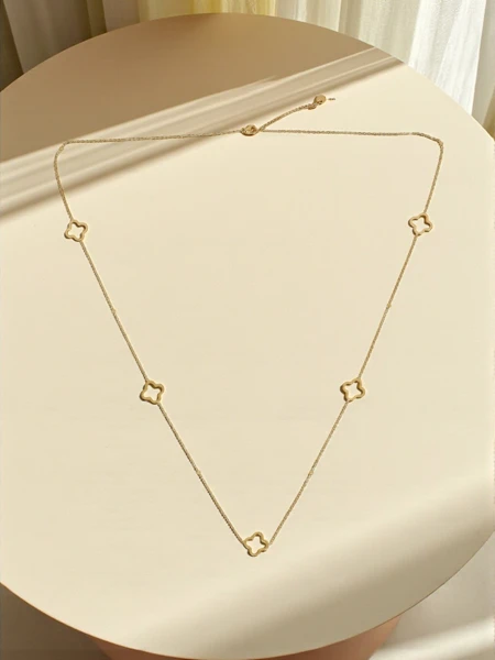 Naszyjnik Lira Lariat z motywem koniczyny