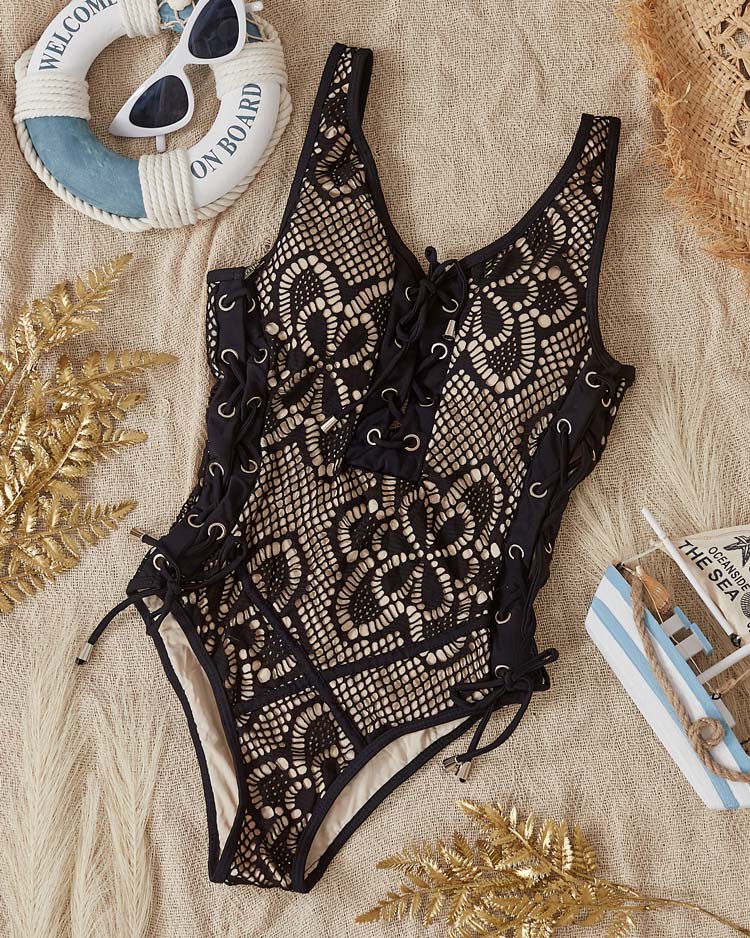 Enodelne črne ženske kopalke s čipko - spodnje perilo