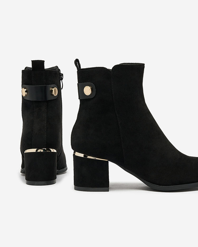 Royalfashion Ženski škornji z nizkimi petkami v črni barvi Dogdas