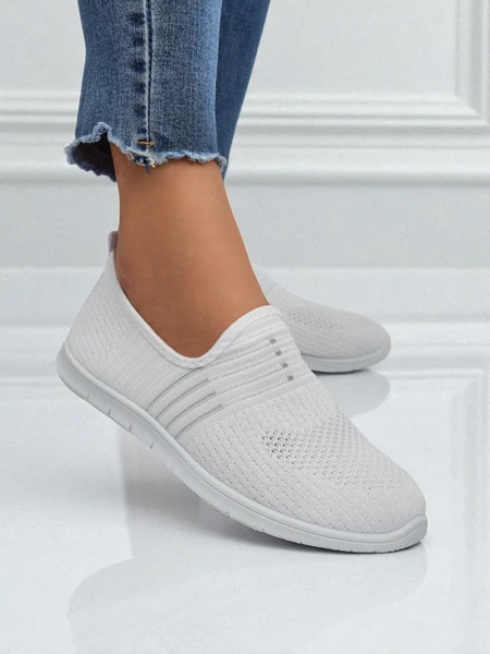 Ženski beli slip-oni Tkanina Callisto – lahki čevlji za pomlad in poletje