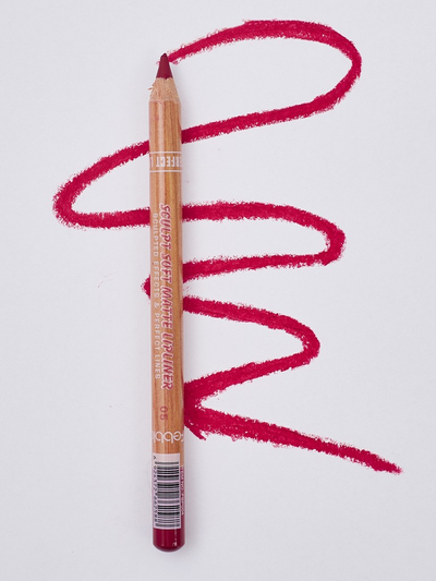 Šminka v koralno rdeči barvi