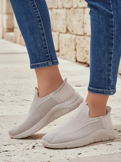 Aurelia Comfort Bež Slip On Ženski Čevlji iz Tkanine s Plosko Peto