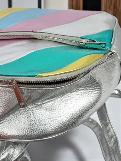 Royalfashion Ženski nahrbtnik iz eko usnja s črtami Metallic Stripes