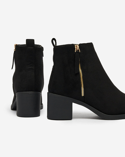 Royalfashion Črni ženski škornji z nizko peto iz eko semiša Rejerry