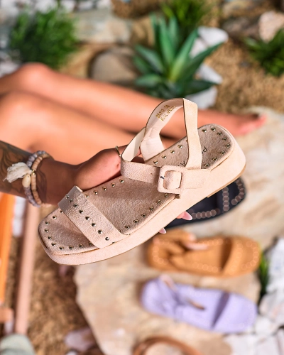 Royalfashion Beżowe sandały damskie z dżetami Franssia