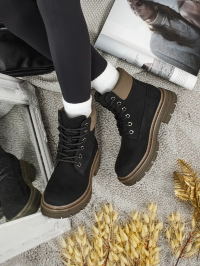 Ženski pohodniški gležnarji Avienne