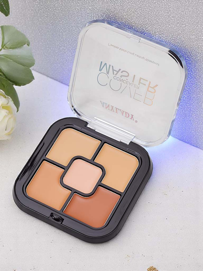 Matirana in vodoodporna paleta za konturiranje s 5 korektorji v nude odtenku št. 03