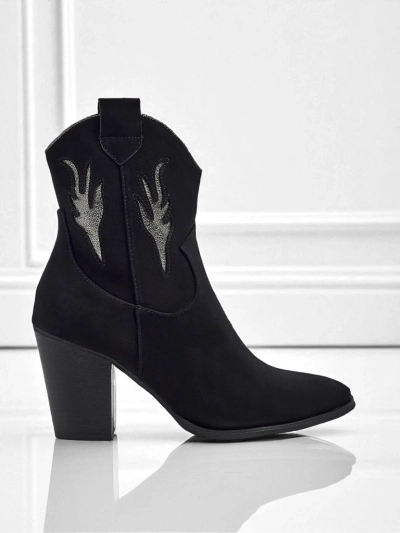 Kowbojki damskie na obcasie z ozdobnymi wstawkami Cendria