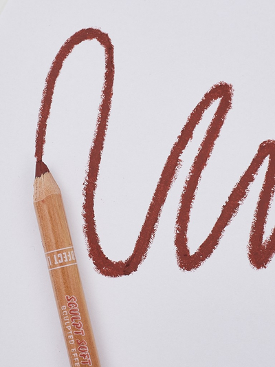 Brezbarvna šminka v odtenku Spiked with Rum