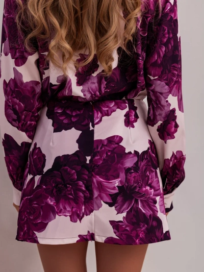 Royalfashion Ženski cvetlični set z zavezanim blejzerjem in kratkimi hlačami