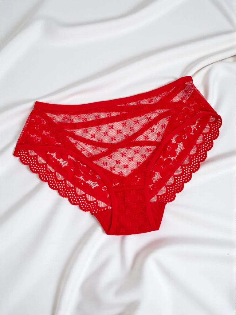 Ženske hlačke tipa figi s čipko in trakovi