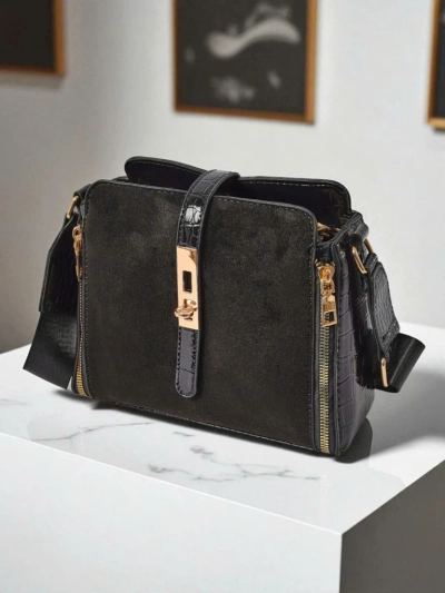 Ženska torba Callista Black – majhna poštarska torbica iz eko patentiranega usnja