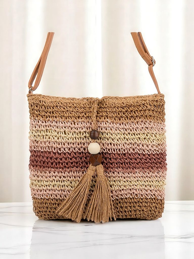 Royalfashion Majhna ženska torbica iz slame s črtastim vzorcem in okrasnim obeskom za ključe. 1 predal, žep, zadrga. Elegantna in lahka – popolna za poletje in sprehode! 87654321 <p>Vrnjeni izdelek mora imeti vse trajno pritrjene originalne etikete, še ve