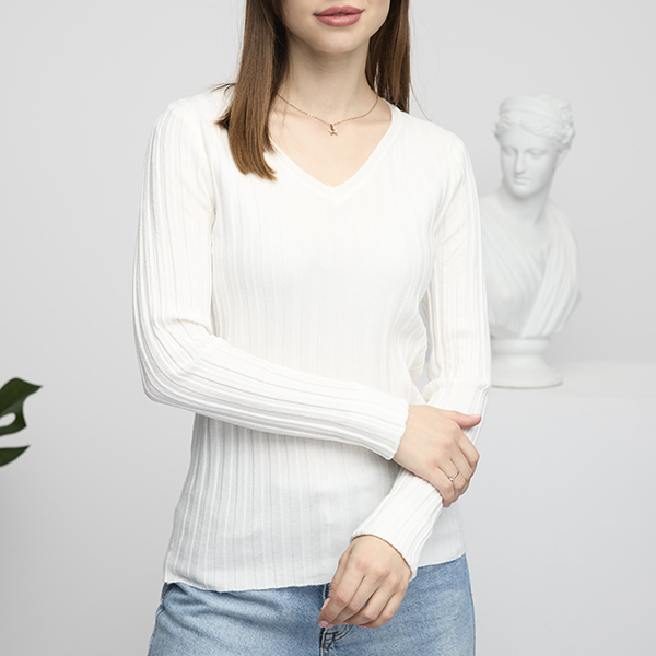 Royalfashion Biały damski prążkowany sweter
