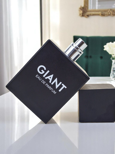 Navdihnjen eau de parfum za moške Giant Black