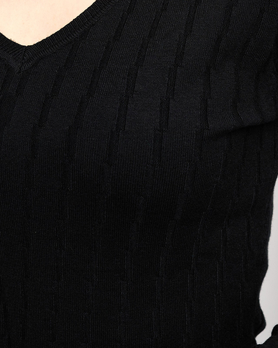 Royalfashion Sweter damski z dekoltem w serek w kolorze czarnym