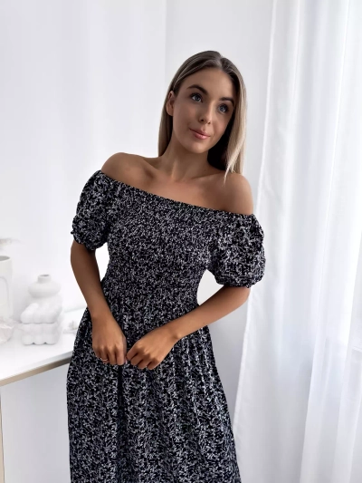 Royalfashion Czarna damska sukienka midi w kwiaty