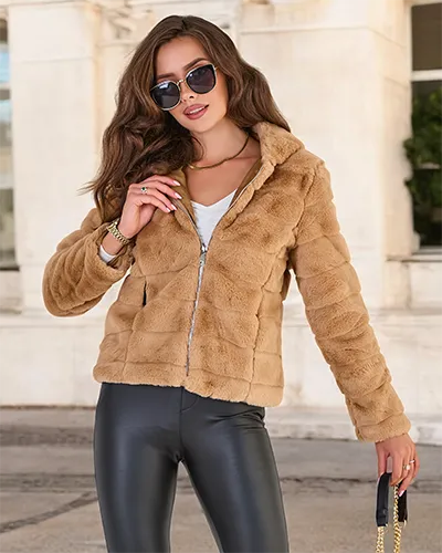 Royalfashion Svetlo rjava ženska jakna iz imitacije krzna