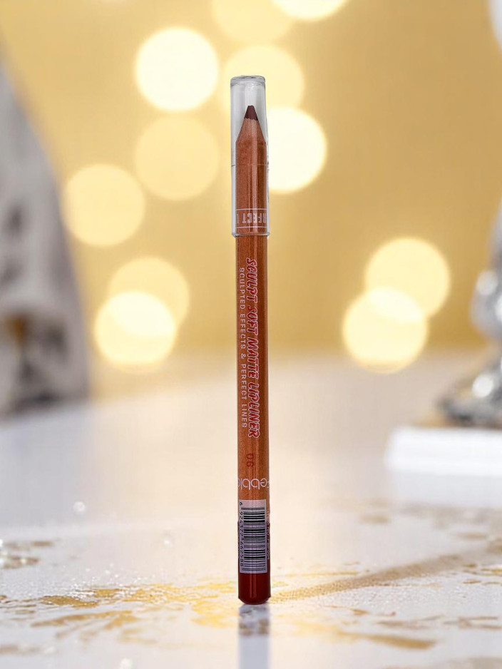 Brezbarvna šminka v odtenku Spiked with Rum