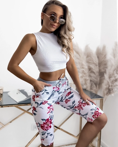 Royalfashion Biało- różowe spodenki damskie 3/4 z printem PLUS SIZE