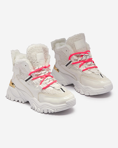 Royalfashion Białe sportowe buty damskie z futerkiem i neonowymi różowymi sznurówkami Sagglo