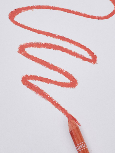 Svinčnik za ustnice v odtenku Rosy