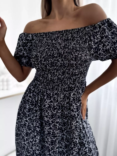 Royalfashion Czarna damska sukienka midi w kwiaty