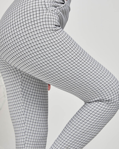 Royalfashion Szaro- czarne ocieplane damskie tregginsy w kratkę