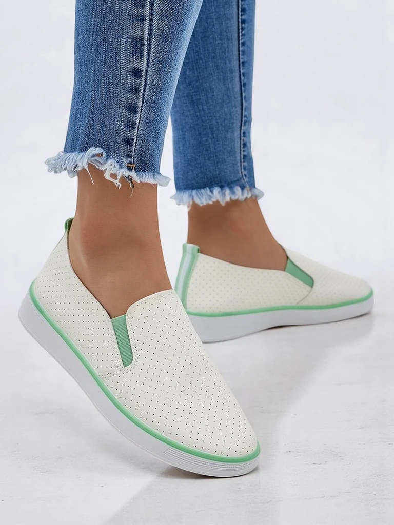 Royalfashion Ženske perforirane slip-on čevlje Kassias