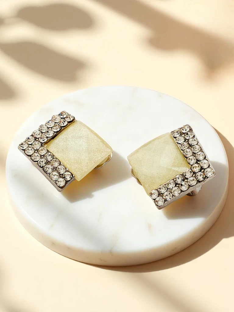 Royalfashion Ženski uhani s sponko s kristalom in kubičnim cirkonom