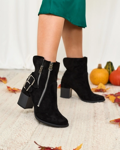 Royalfashion Ženski črni škornji z dekoracijo Feirrgo